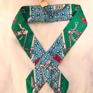 Hermès Twilly Scarf